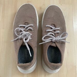 Taupe allbirds